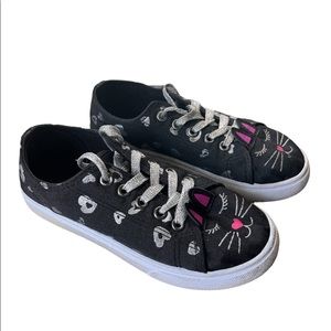 Fabkids kitty cat & hearts tennis shoes, sparkly laces. Girl’s size 1